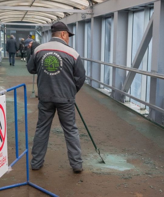 Вовсю кипит работа по ремонту пешеходного перехода на Юбилейном 🔥  Фото - ShiroKopeyka..