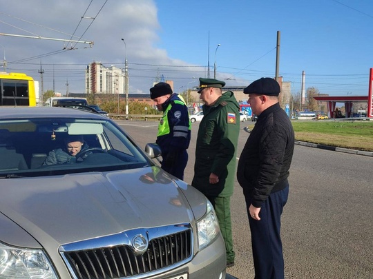 В Подольске продолжаются рейды по выявлению уклонистов от воинского учета.  Сотрудники военкомата..