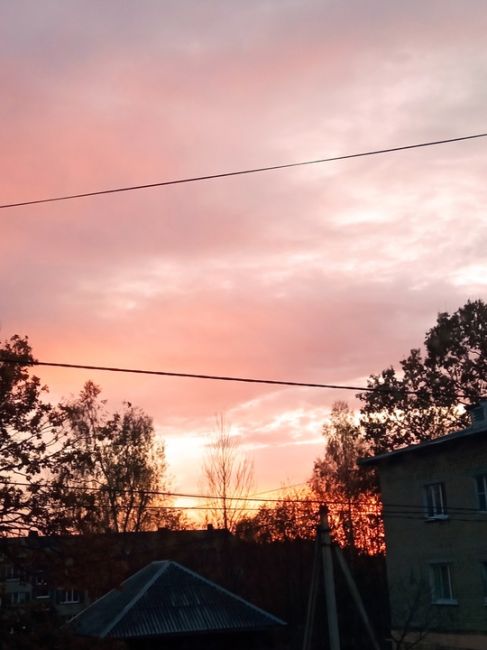 Закат сегодня🤗  Вечерний фоточат, кидайте в комментарии последние фотографии, которые сделали на..