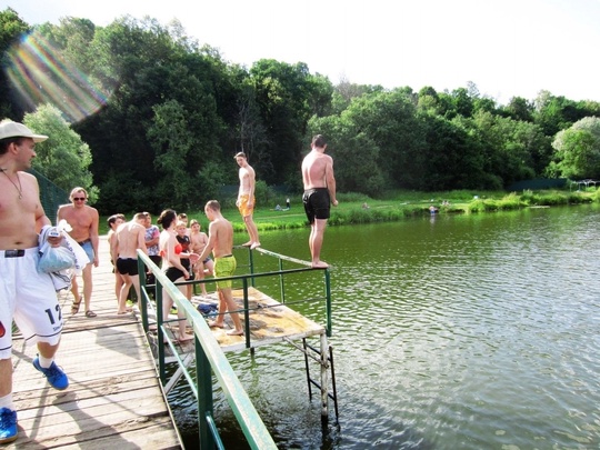 Плотина в Новгорске в нулевые, эх, было время!
Успели там побывать до..