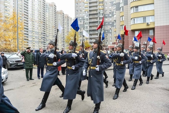 ЧТОБЫ ПОМНИЛИ 🙏
Валентин Ушаков родился в марийском селе Кужмара в апреле 1979 года. Срочную службу проходил..