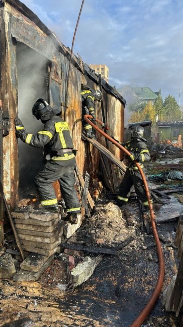 Строительный вагончик сгорел в Подольске. 
22 октября 2024 г. в 10:09 на пульт ЦППС Подольского..