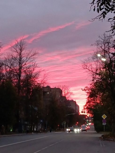 ЗАКАТ
Сегодня в Балашихе был очень красивый..