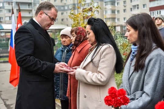 ЧТОБЫ ПОМНИЛИ 🙏
Валентин Ушаков родился в марийском селе Кужмара в апреле 1979 года. Срочную службу проходил..