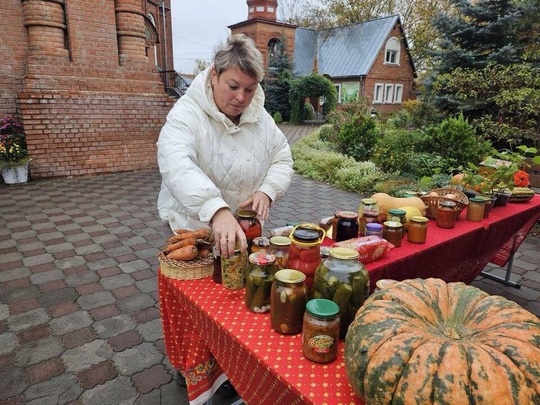 Престольный праздник отметил храм Иоанна Богослова в Ликино-Дулеве. Мероприятие посетили жители округа,..