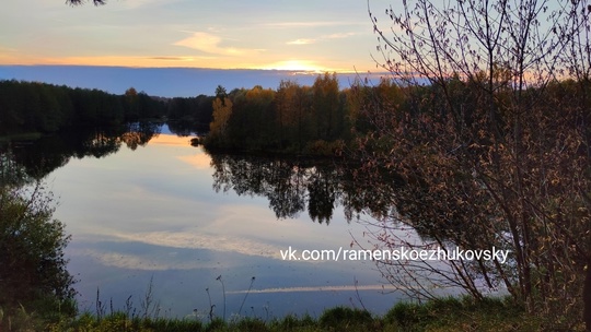 Осенний вечер на озере "Генеральское"🍂🍁  Генеральское озеро, расположенное в Раменском районе Московской..