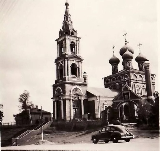 Г. Пушкино. Никольский храм. До 1960 - х годов.
⠀
Храм ещё красного цвета.
Белым он стал на рубеже 60 - 70..