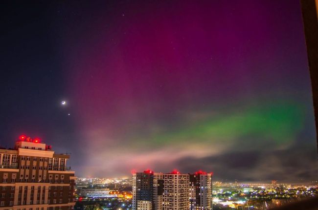 ✨Жители Москвы и области смогут увидеть северное сияние в ночь на воскресенье.  Как сообщают синоптики, в..