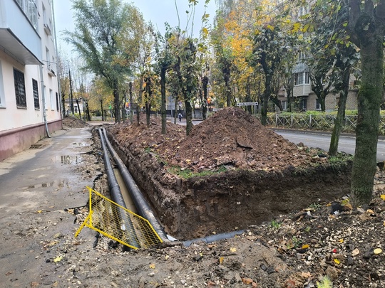 Тротуары на Весенней в этом году превратились в полосу..