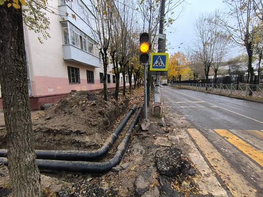 Тротуары на Весенней в этом году превратились в полосу..