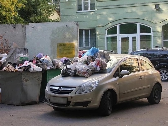 За парковку у контейнерных площадок штрафуют❗️  Неправильную парковку фиксируют через камеры..