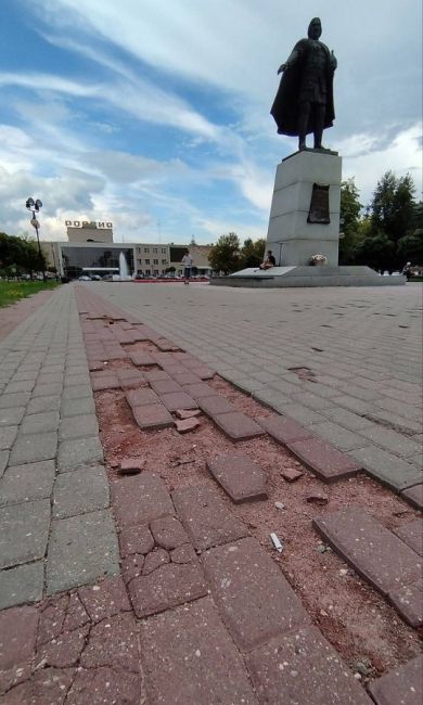 Серпуховские чиновники продолжают тратить бюджетные средства на то, чтобы им работалось максимально..