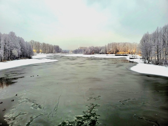 ЗИМА ВСË БЛИЖЕ ☃
📸 Оксана
Поделюсь нашей красотой. Парк..