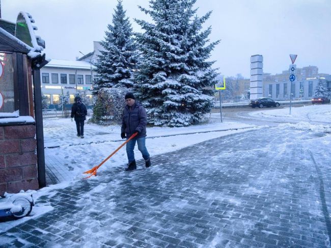 Снежное Щелково сегодня❄️  Убирать улицы начали с..