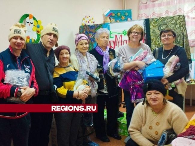 Подопечные социального Центра в Ивантеевке провели подготовку к зиме на благотворительной ярмарке.  В..