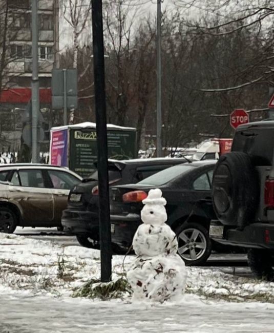 А вы уже слепили "грязевика"? ☃ 
Один был замечен у..