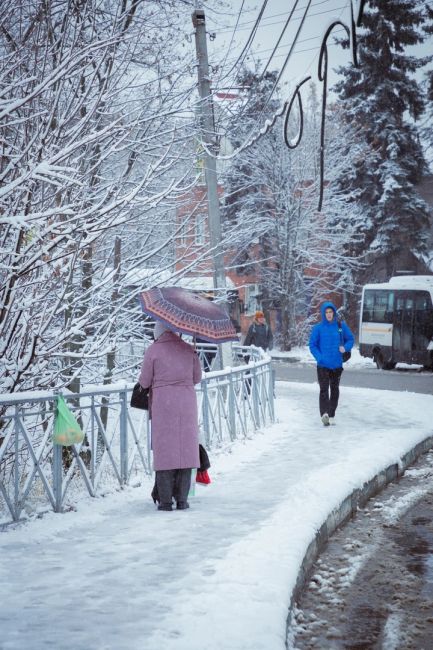 Снег в Расторгуево🥶 
Фото:..