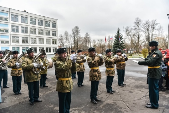 ЕЩЁ ОДИН БАЛАШИХИНЕЦ ПОГИБ В БОЮ 🎖
Мемориальную доску участнику СВО Андрею Мирзояну открыли в Балашихе. Ее..