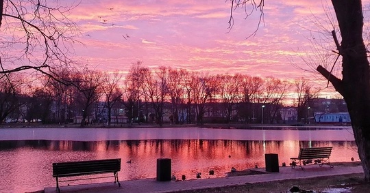 Ноябрьское шикарное утро 
город Раменское, озеро Пионер 
Фото: Алексей..