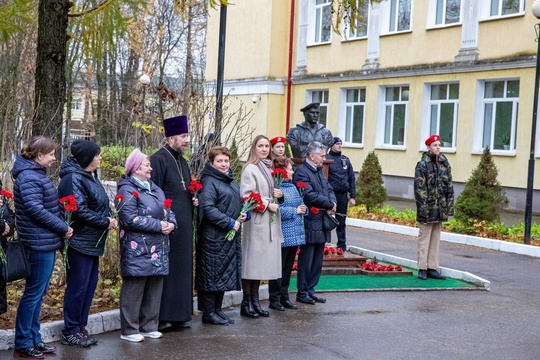 Подольчане почтили память сотрудников органов внутренних дел РФ, погибших при выполнении служебных..