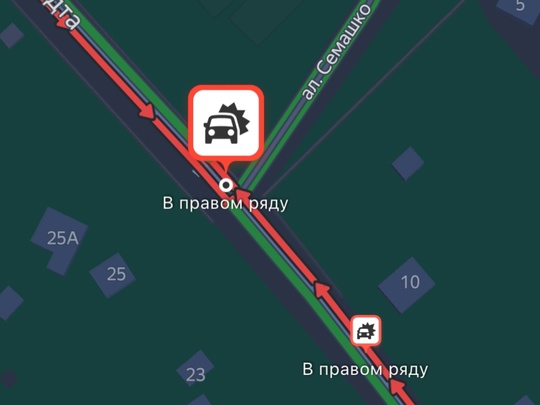 На Николиной Горе сбили пешехода 🚷  Как сообщает подписчица «Типичное Одинцово», 
человек лежит без..