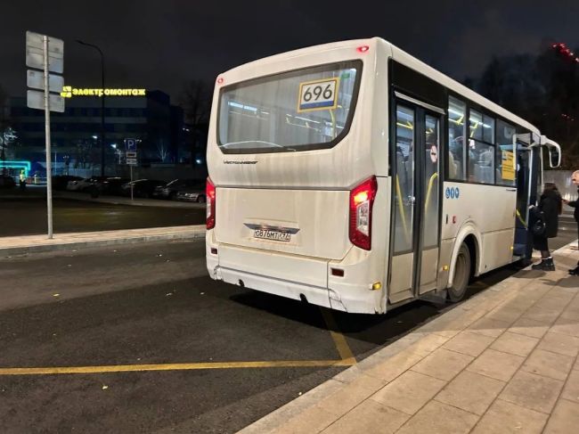 🚌 Беспредел в маршрутках №696  Нет терминалов (вероятно, их просто прячут), заклеены камеры внутри салона,..