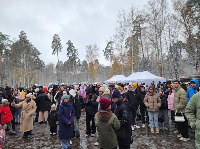 🔥 Сегодня в Центральном парке можно было попить чай из самого большого самовара, попробовать плов, бастурму..