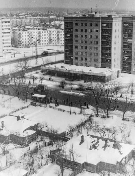 На фото магазин «Спартак» на улице Ворошилова  1988 год  Автор фото: Георгий Николаевич..