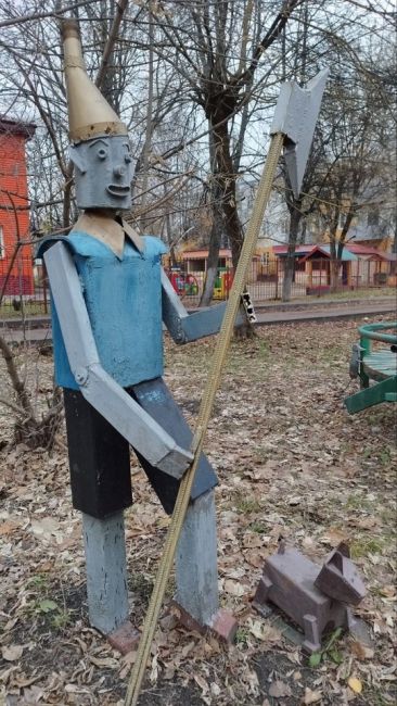 ❤ Артхаусное народное искусство Серпухова  Пройдя полсотни метров от Администрации Серпухова можно..