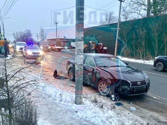 На 2-Успенском шоссе, в районе Таганьково, автомобиль насмерть сбил пешехода 🚔
  
По предварительным данным..