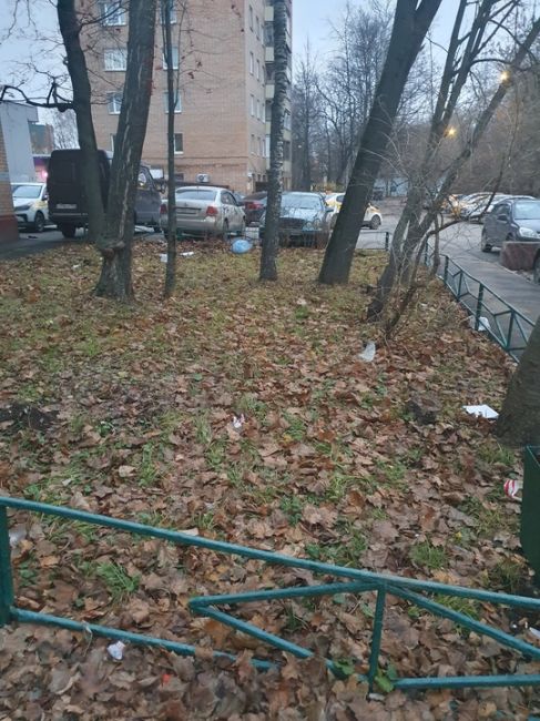 Опять про ДГБ. Во вторник 12.11 к нам на Дирижабельную 24 приезжал  целый глава и его замы, приехало куча..