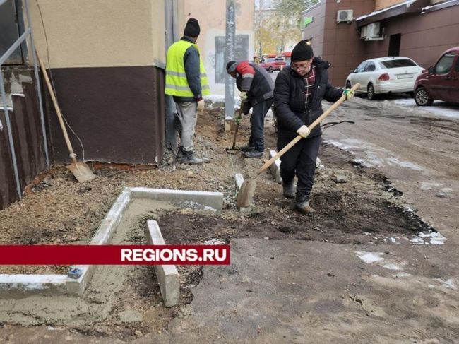 Территорию рядом с жилым домом на Московском проспекте приведут в удобное для уборки состояние.  Новый..