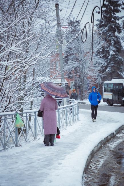 Снег в..