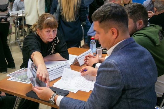 ⚡ Во вторник в ДК «Тепловозостроитель» работала выездная администрация. Задать свои вопросы и озвучить..