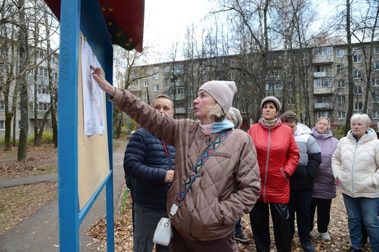 👷‍♂ Большую придомовую территорию возле домов №№ 4, 6, 8, 10, 12, 14, 19 и 21 по улице Макеева планируют..