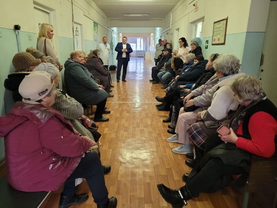 🏥 Главный врач Коломенской больницы Николай Макаров провел личный прием граждан в поселке Пески...