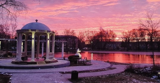 Ноябрьское шикарное утро 
город Раменское, озеро Пионер 
Фото: Алексей..