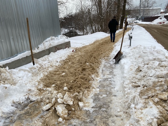 ЗАБЫЛИ ОБ УБОРКЕ 🧹
По адресу Свердлова д.41 уже второй месяц не убирают в подъезде, мусоропровод забит...