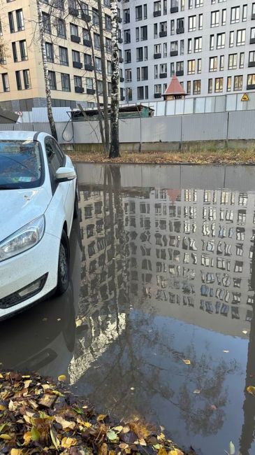 Уберите пожалуйста море на Новомытищинский 68. Из Машины только вплавь. Как ребенка вытаскивать из машины,..