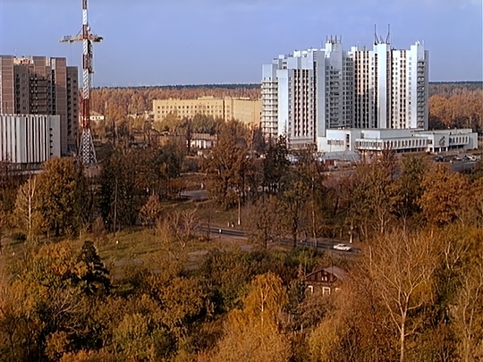 Одинцово нашей юности 💞  Повсюду блеск, повсюду яркий свет, 
Песок — как шелк… Прильну к сосне корявой 
И..