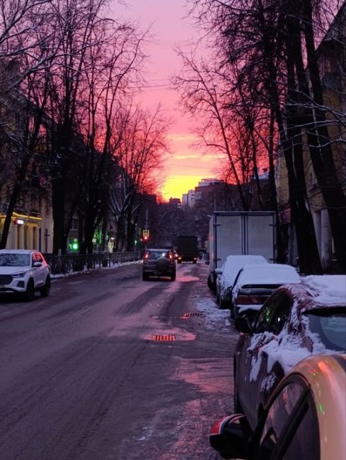 Завораживающий рассвет в Химках сегодня..