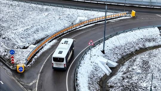 На Минском шоссе появилось инновационное барьерное ограждение 🚧 
Этот уникальный вид защиты был..