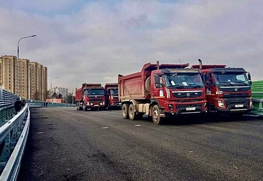 🔼 Строительство путепровода через железную дорогу в районе платформы Быково в Раменском подходит к..