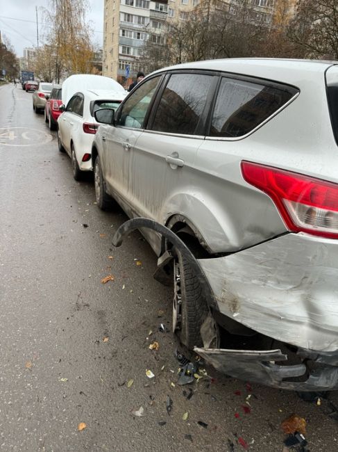 В ночь с 16 на 17 ноября в промежутке с часа до двух часов ночи,на улице Карбышева на торце дома 15,произошло ДТП..