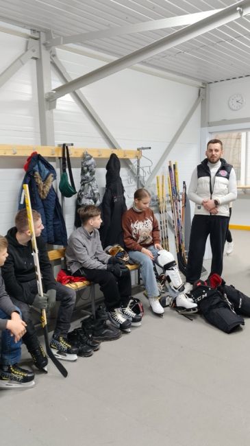 ⛸ Всем классом на каток! ⛸  Теперь не нужно ждать снега и заморозков, чтобы вместе с одноклассниками..