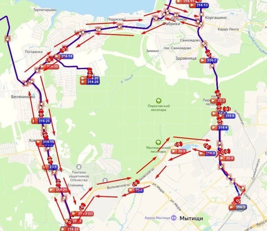 Серьезное ДТП на Пироговском шоссе в Мытищах  Предварительно, у "КАМАЗа" отказали тормоза и между..