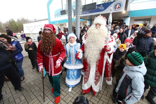 🎅 Поезд Деда Мороза отправился из Великого Устюга в свое новогоднее путешествие. Накануне, чтобы проводить..