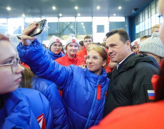 ⚡Сегодня около 100 ребят со всего Подмосковья посетили авиационные группы «Русские Витязи» и «Стрижи» в..