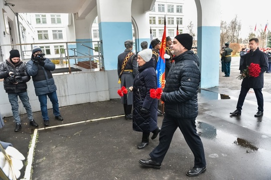 ЕЩЁ ОДИН БАЛАШИХИНЕЦ ПОГИБ В БОЮ 🎖
Мемориальную доску участнику СВО Андрею Мирзояну открыли в Балашихе. Ее..