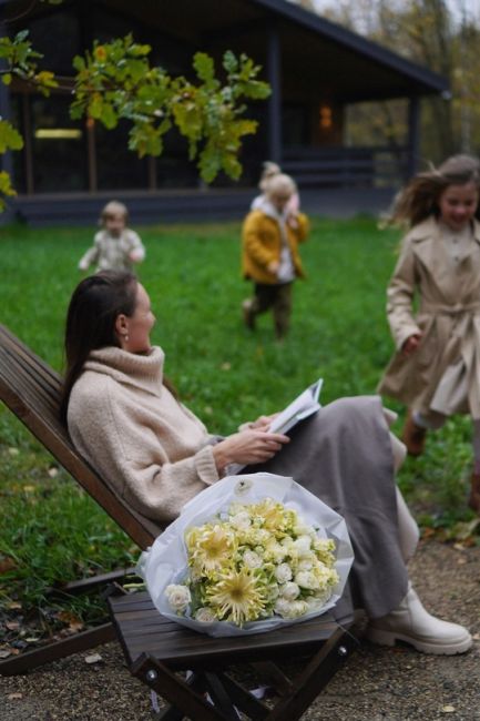 Мамы - как пуговки: на них все держится❤  🌿Закажите букет ко Дню матери со скидкой 10% до 17.11 по ссылке..